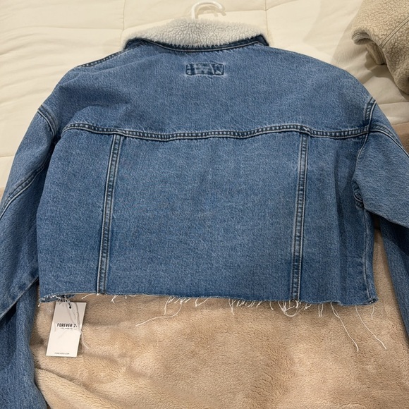 Cropped Jean Jacket - Picture 3 of 3